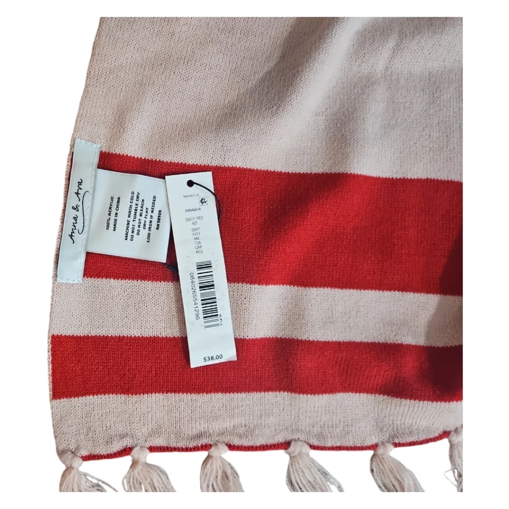 NWT Anna & Ava Scarf Cozy Warm Heart Oblong Red